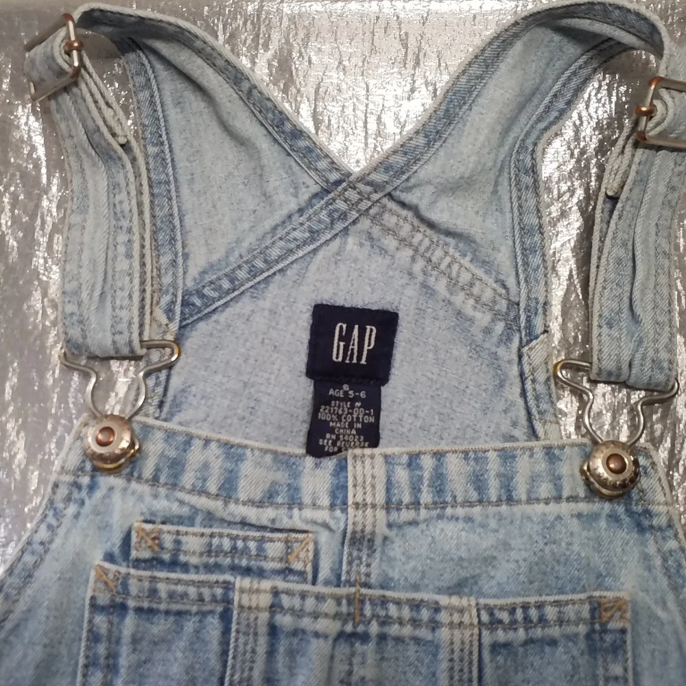GAPKIDS SHORTALLS S 5-6 DENIM